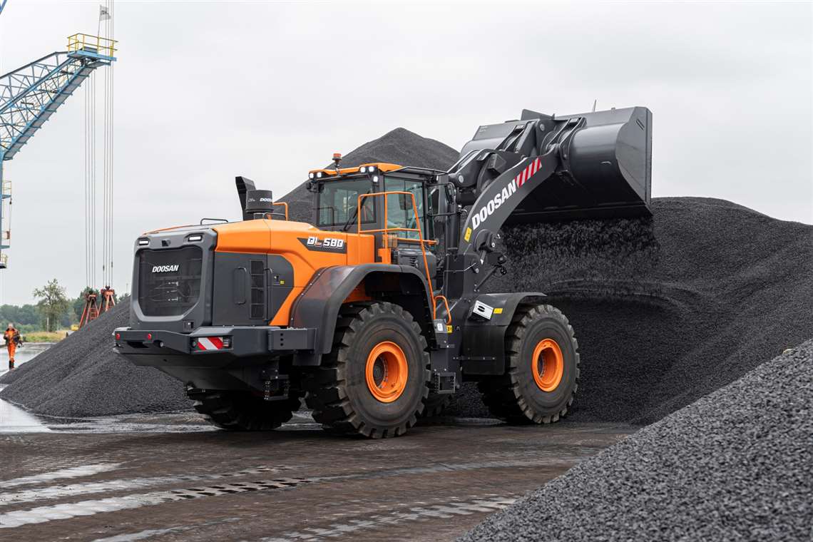 Doosan's DL580-7 wheeled loader