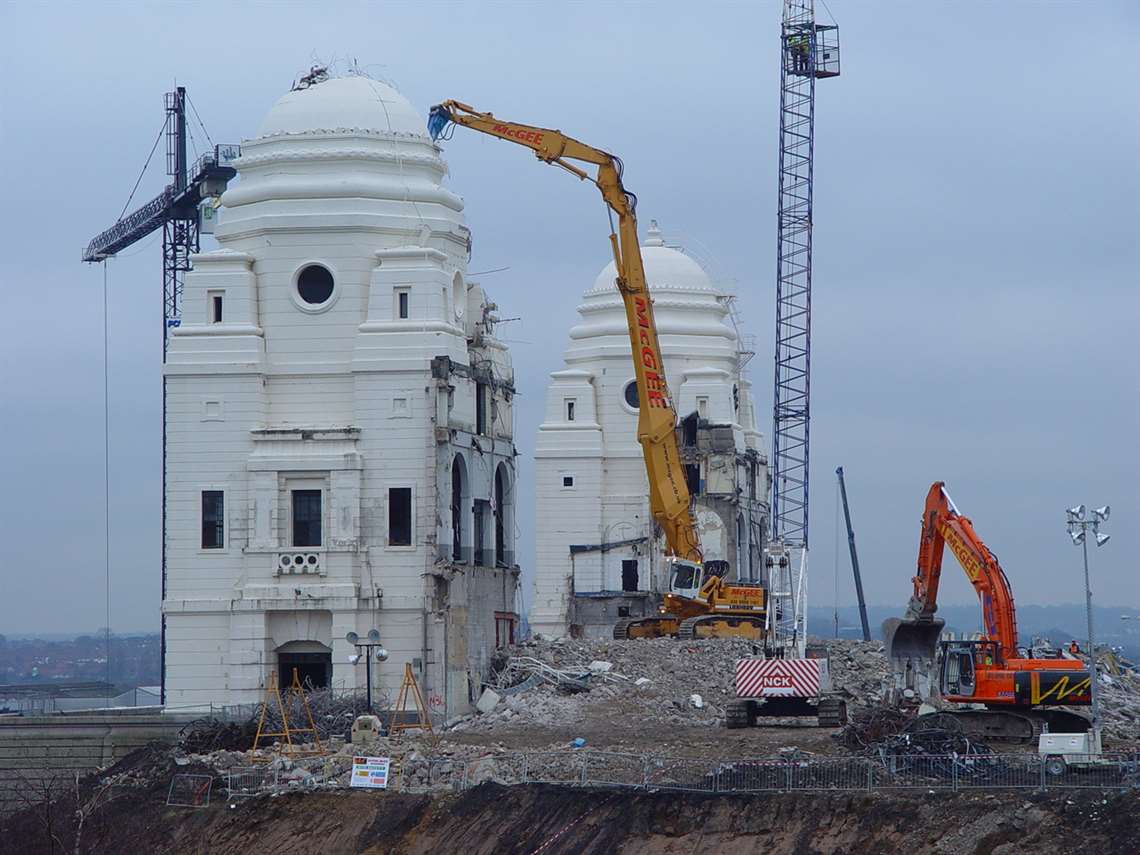McGee equipment demolishes Wembley's west tower