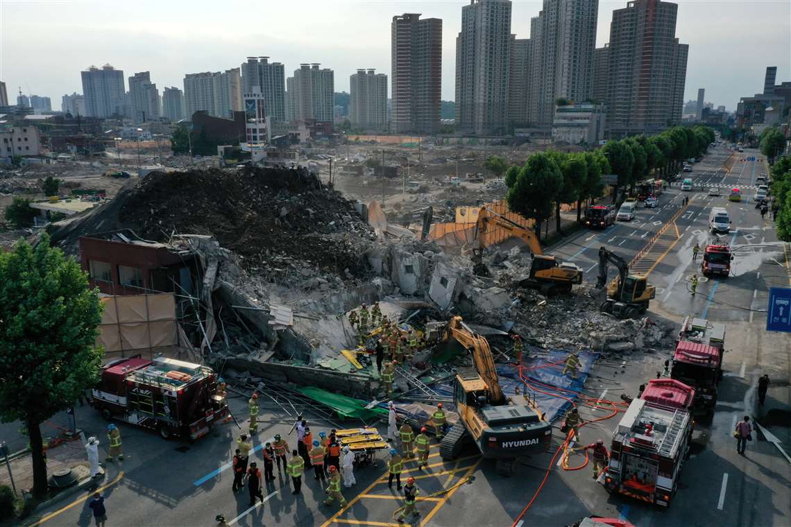 The collapsed ‘Hakdong’ building