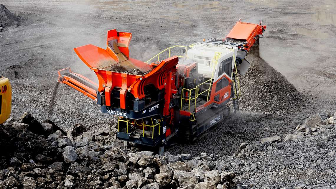 Sandvik QI353 mobile impact crusher