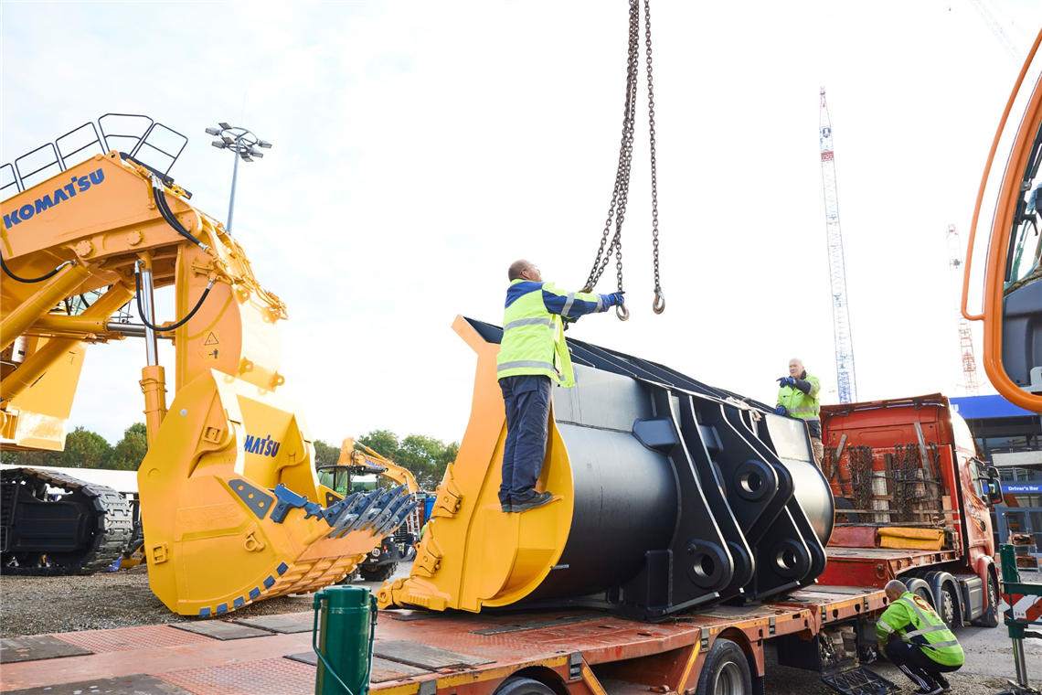 Komatsu stand at Bauma 2022