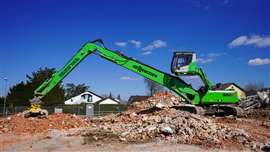 The Sennebogen 830 E demolition excavator on Karl Mossandl's site in Dingolfing