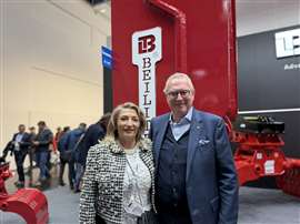 Karel Glaaser and Maria Glaaser with the 14-tonne BLTB-280-5-W hydraulic hammer