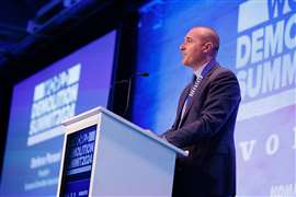 Stefano Panseri, président de l'EDA, s'exprimant lors du Sommet mondial de la démolition 2024 à Stockholm.