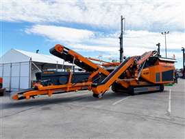 Orange crushing unit in frontof marquee