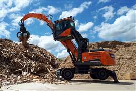 Two new 25-tonne material handlers hit the equipment market