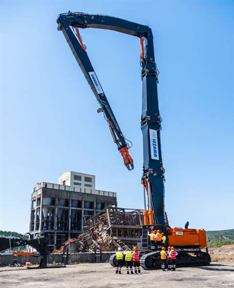 KTEG's KMC1200S demolishes former coal-fired power plant in Spain