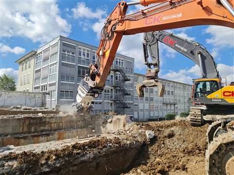 CK Abrruch und Erdbau's 60 t excavator and drum cutter in action