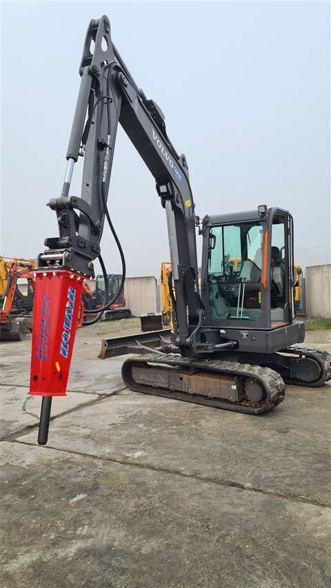 Rotair hydraulic breaker