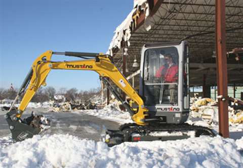 The 2803ZT is the fourth zero tail swing mini-excavator to be added to the Mustang range
