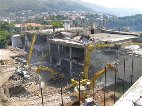 Demolition of hotel libertas in dubrovnik 2004