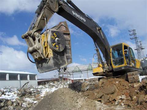 The GT-35 V2 is one of two new crusher buckets from Tabe