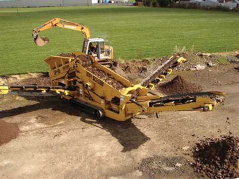 The DF410 compact mobile screen had its formal launch at the recent Hillhead show