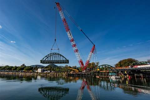 Demag CC 2300-1 Crawler dismantles railroad bridge in France