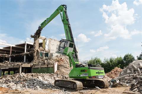 The former furniture store is demolished by Metz Erdbau's 45 t Sennebogen 830 E demolition excavator