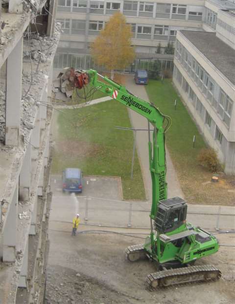 The 43 tonne 830R crawler demolition rig is Sennebogen’s first foray in to the sector. It will be fo