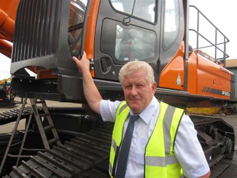 Alistair Janson boast 30+ years in construction equipment, with extensive demolition sector knowledg